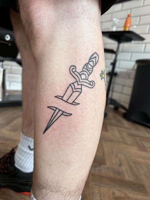 Traditional dagger in black linework